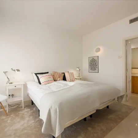 Sun-kissed Duplex Penthouse Appartement