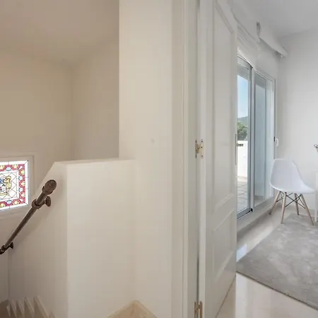 Sun-kissed Duplex Penthouse Appartement