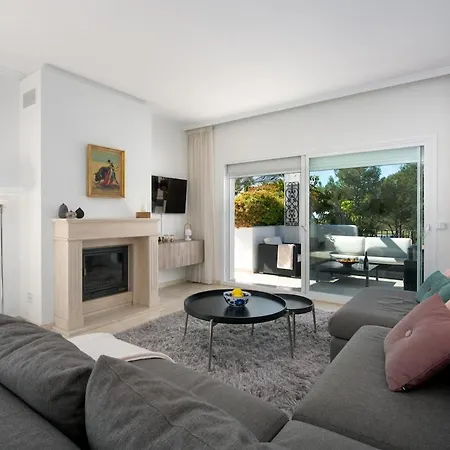 Sun-kissed Duplex Penthouse 公寓 *