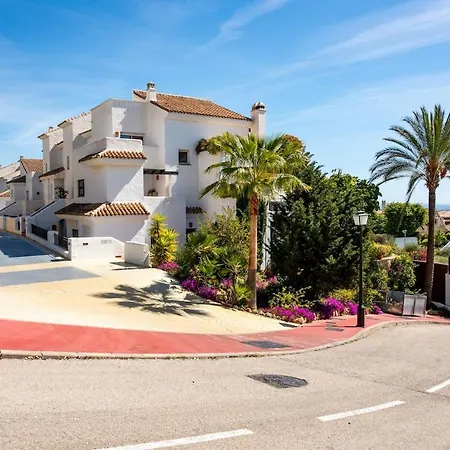 公寓 Sun-kissed Duplex Penthouse 马尔韦利亚