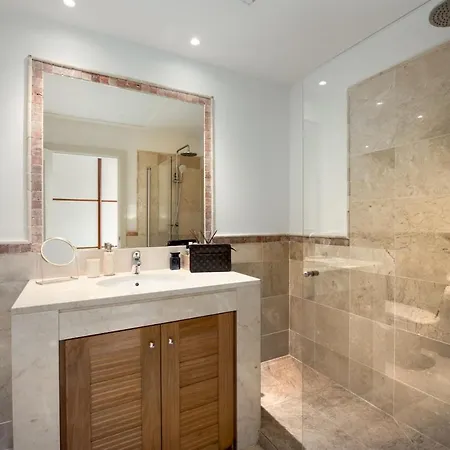 Sun-kissed Duplex Penthouse マルベーリャ