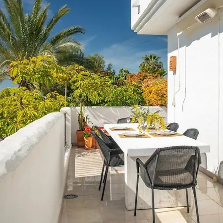 Sun-kissed Duplex Penthouse マルベーリャ