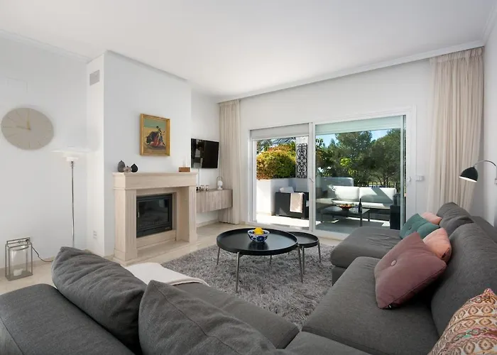 Sun-kissed Duplex Penthouse 公寓 *