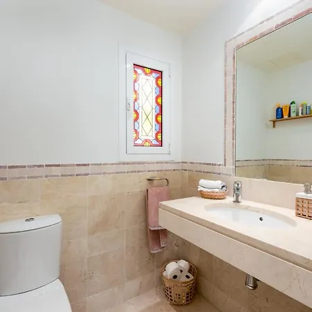 Sun-kissed Duplex Penthouse Μαρμπέλλα