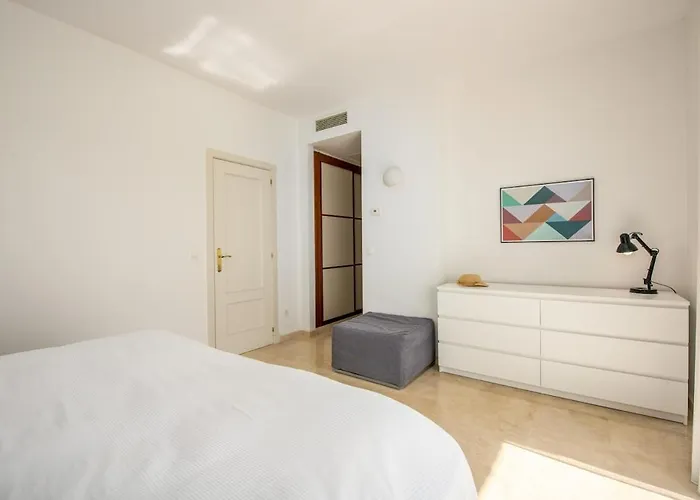 Sun-kissed Duplex Penthouse Lejlighed Marbella